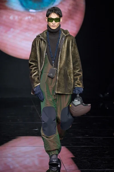 Look 61